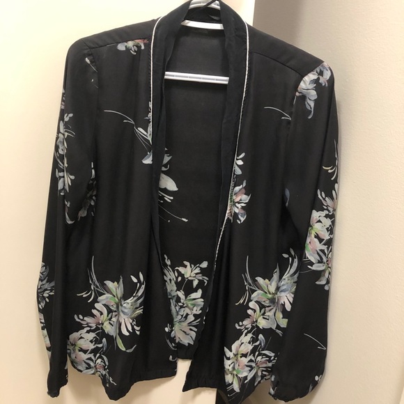 Zara Floral Blouse - Picture 1 of 2